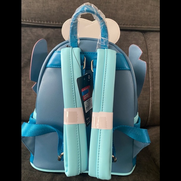 LOUNGEFLY 2020 FALL VIRTUAL CON DISNEY BAKER STITCH LIMITED EXCLUSIVE BACKPACK. - Picture 4 of 5